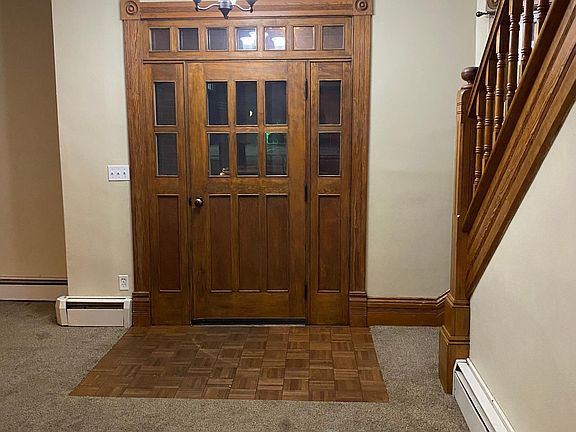 4th image of 207 W Lincoln St