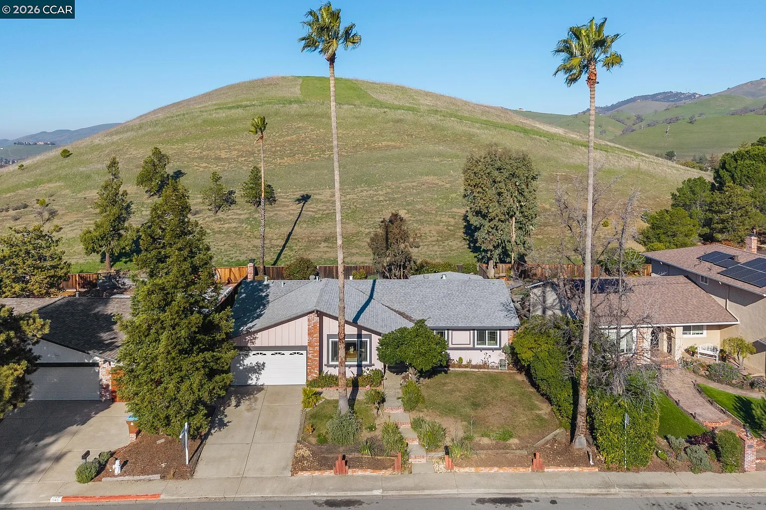 139 Regency Dr photo 1