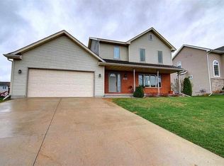 762 Edenberry Ln, Oregon, WI 53575