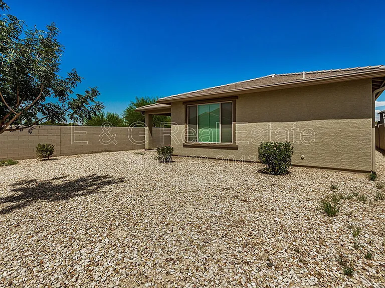 9027 W Missouri Ave — Photo 24