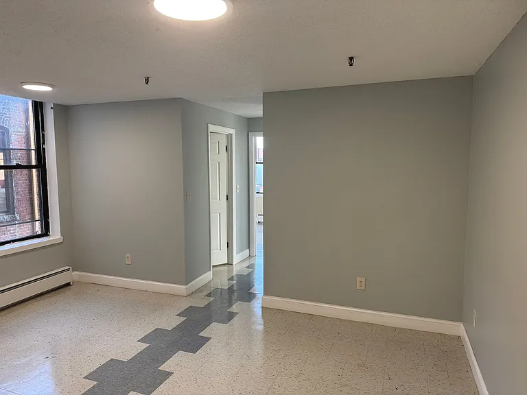 46 Amesbury St #3A — Photo 4
