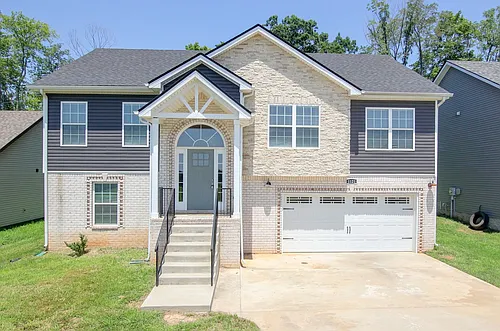 1121 Cardinal Creek Dr Photo 1