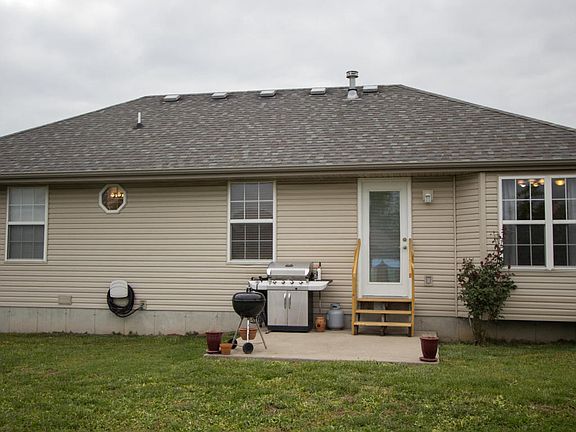 5th image of 104 Sedona Ln