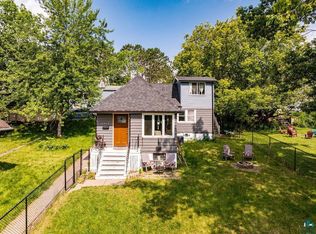 1115 E 11th St, Duluth, MN 55805