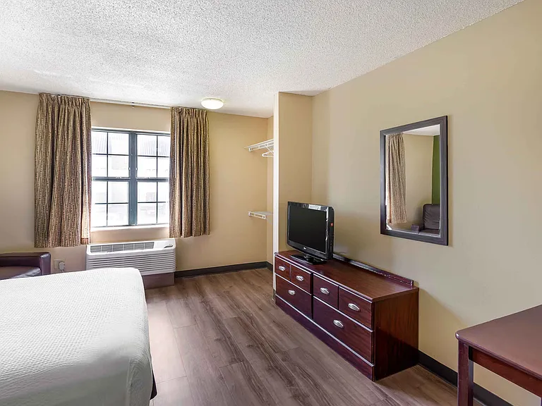 Studio Suite - 1 Queen Bed