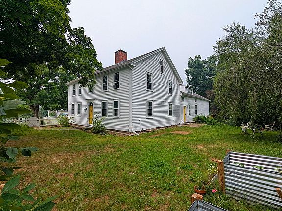 2nd image of 16 Parish Hill Rd