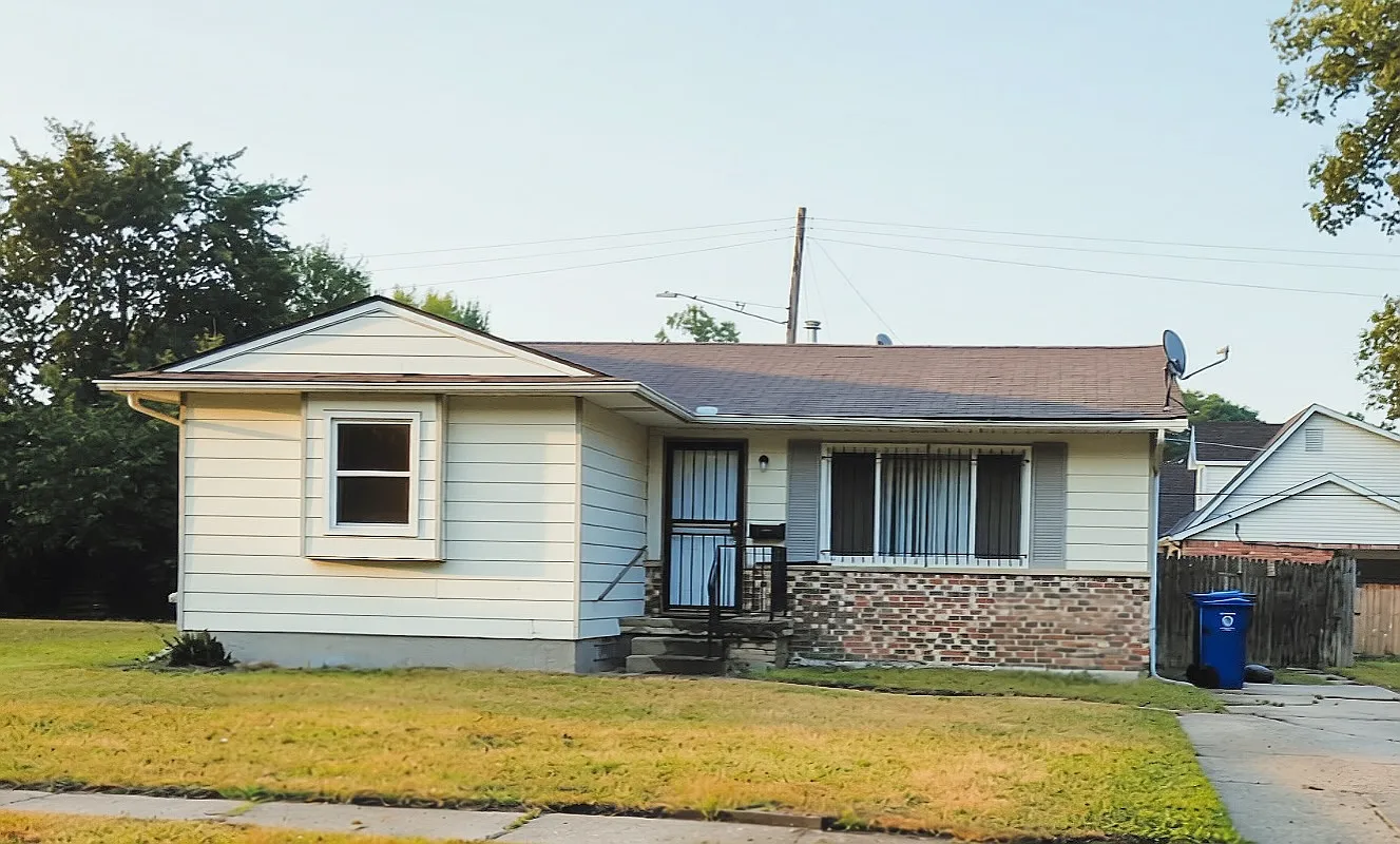5914 Cloverlawn Drive - 1 — Photo 1