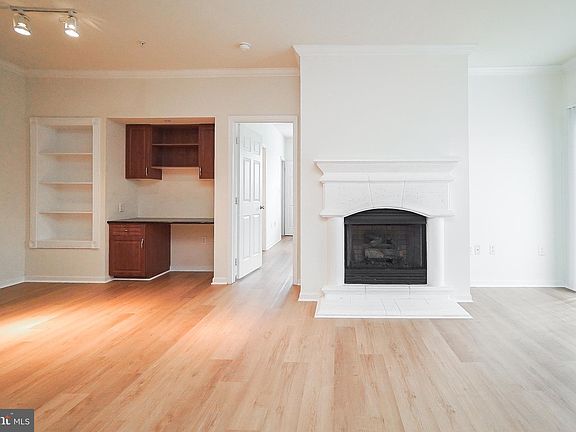 4th image of 12148 Garden Grove Cir Unit 302