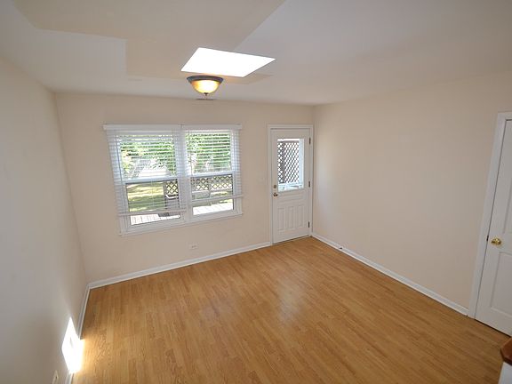 5th image of 311 N Schubert St