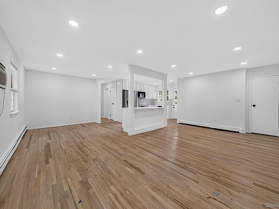 5th image of 28 Roslyn Avenue