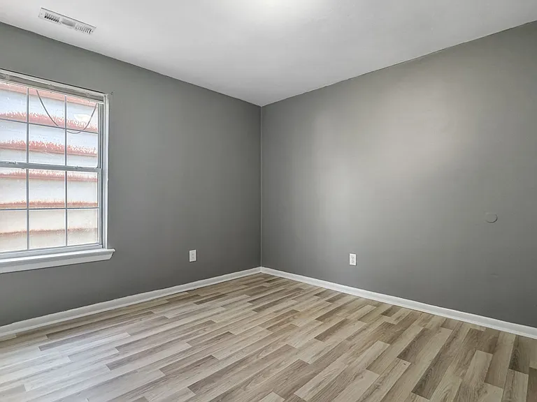 1100 Wilson Rd #7 — Photo 9