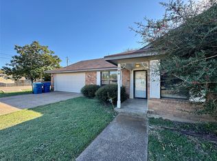 100 Marylee Dr, Hewitt, TX 76643