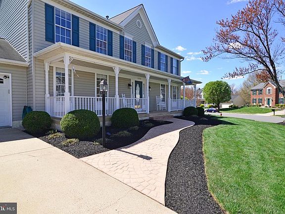 Meticulously maintained!5BR upper level! 3.5 Baths