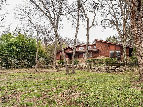 3rd image of 1206 Jungle Dr