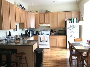 3053 N Sheffield Ave, Chicago, IL 60657