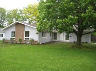 223 Willow Ln, Geneva, IL 60134