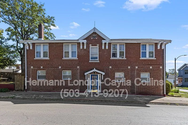 2 bed, 1.0 bath, $899 — Photo 1