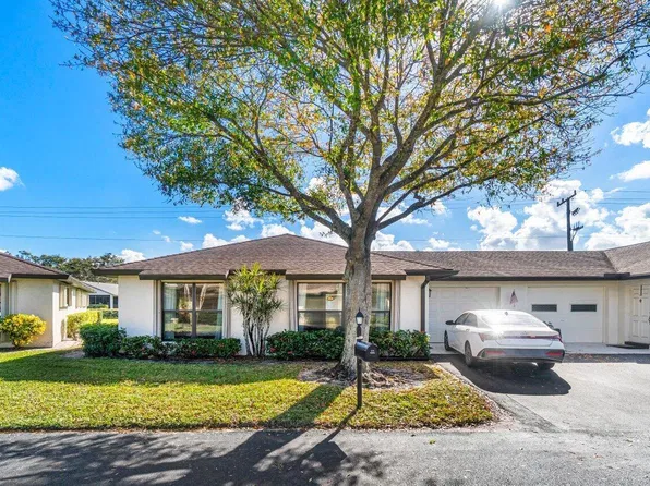 4862 Equestrian Road, Boynton Beach, FL 33436