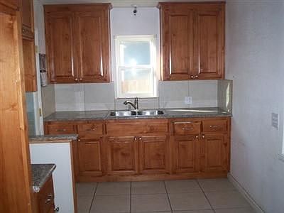 2nd image of 2515 33rd Ave