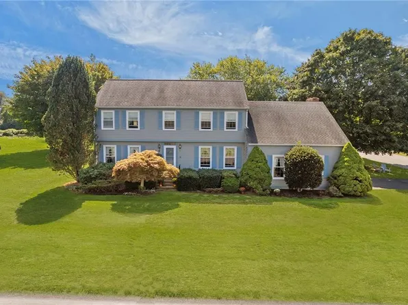 78 Cornelius Dr, Portsmouth, RI 02871