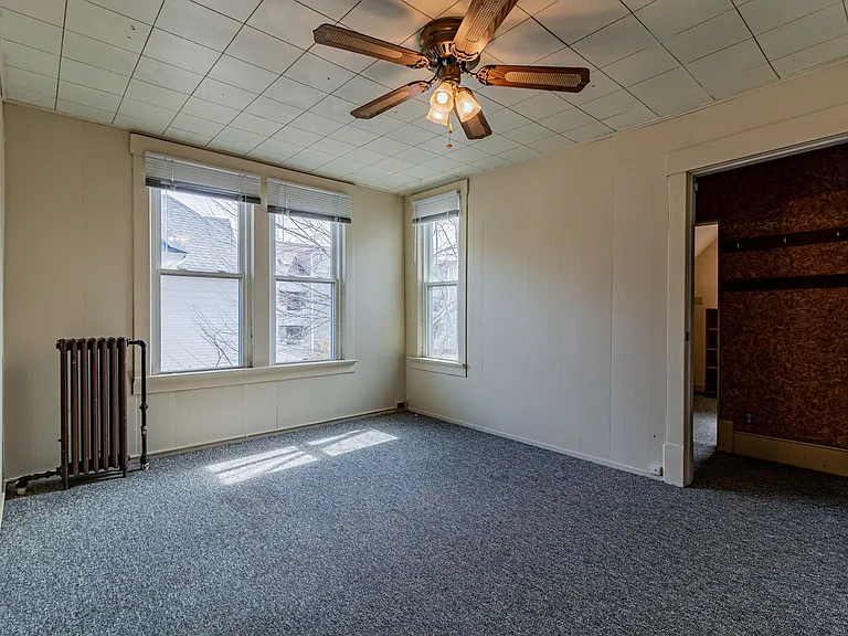 311 W Green St — Photo 25