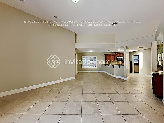 5th image of 1076 Deerwood Ln