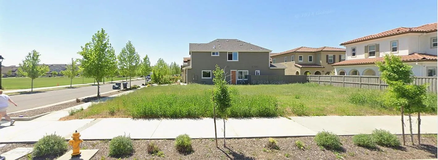 1731 Heirloom St photo 1