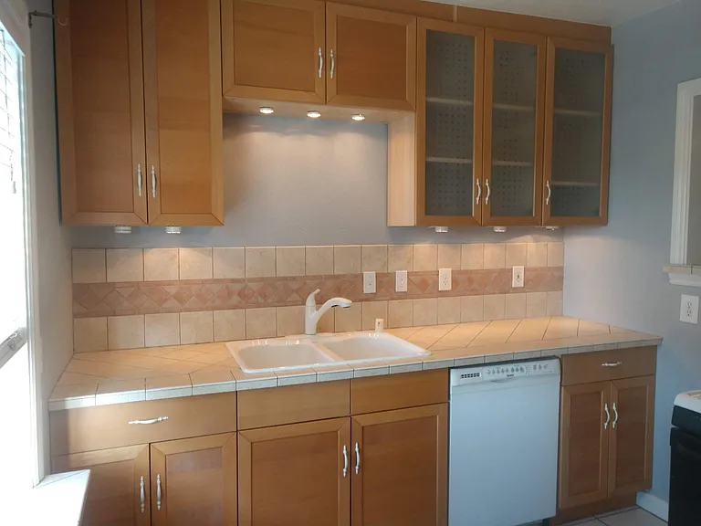 2401 E St #F — Photo 11
