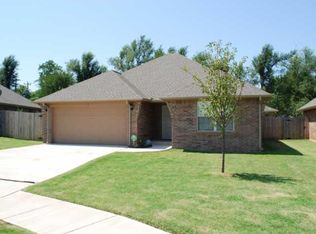 805 S Castlerock Ln, Mustang, OK 73064