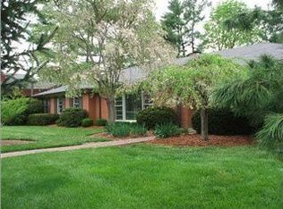 5828 Brittany Woods Cir, Louisville, KY 40222