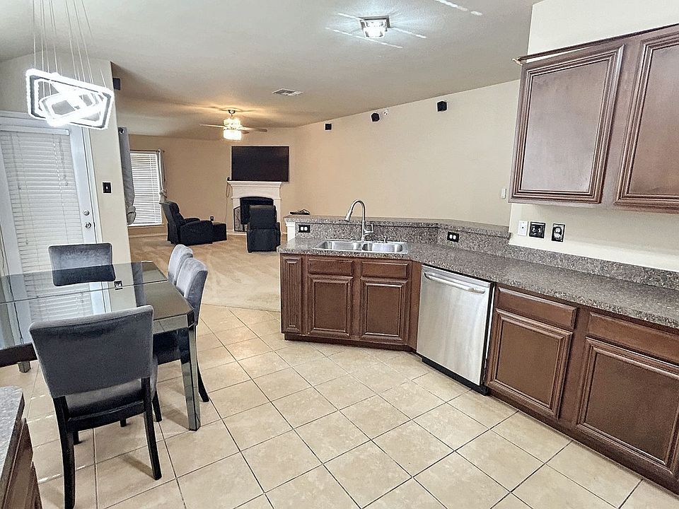 1st image of 609 Rain Lily Dr
