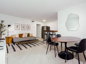 525 Meridian Ave