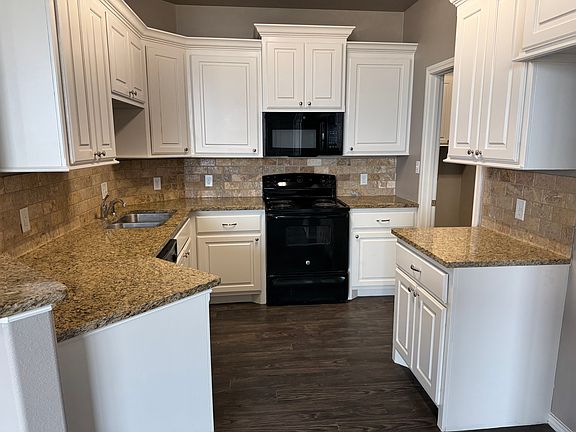 4th image of 327 Silvercreek Dr