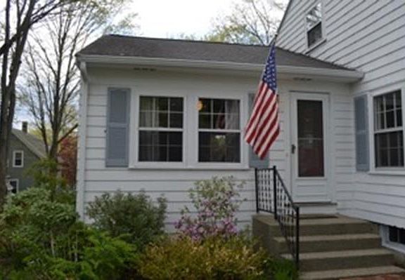 4th image of 11 Saint James Dr