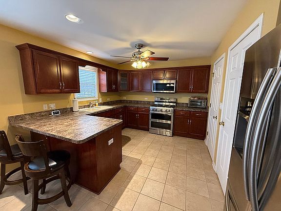3rd image of 1426 Coral Bell Dr