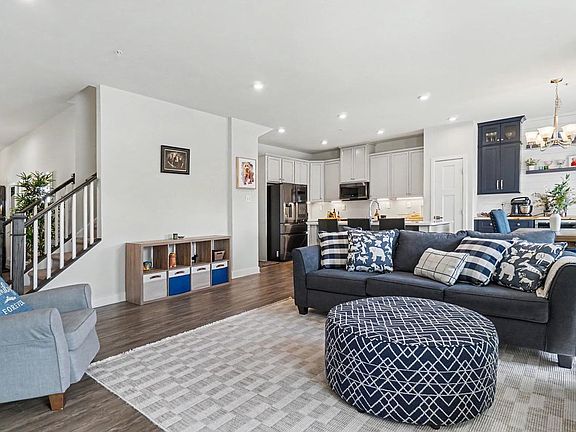 5th image of 1071 Moscariello Ln