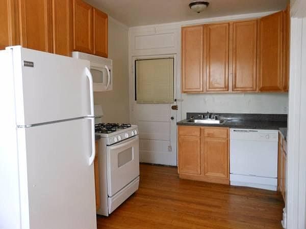 2nd image of 4811 N Fairfield Ave