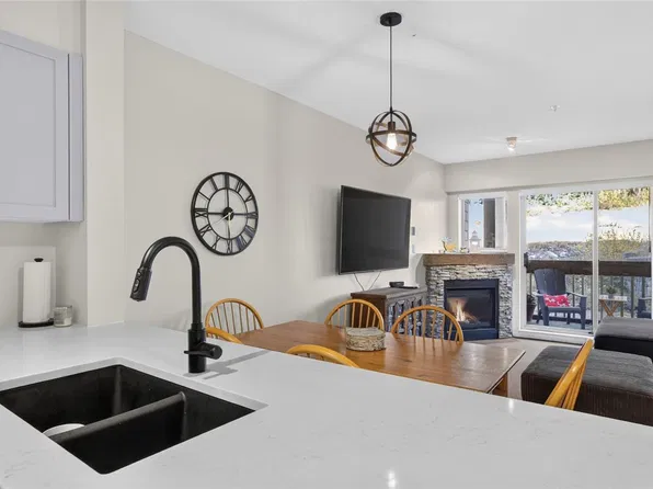 1290 Alpine St Unit 107, Comox, BC V9M 1G2