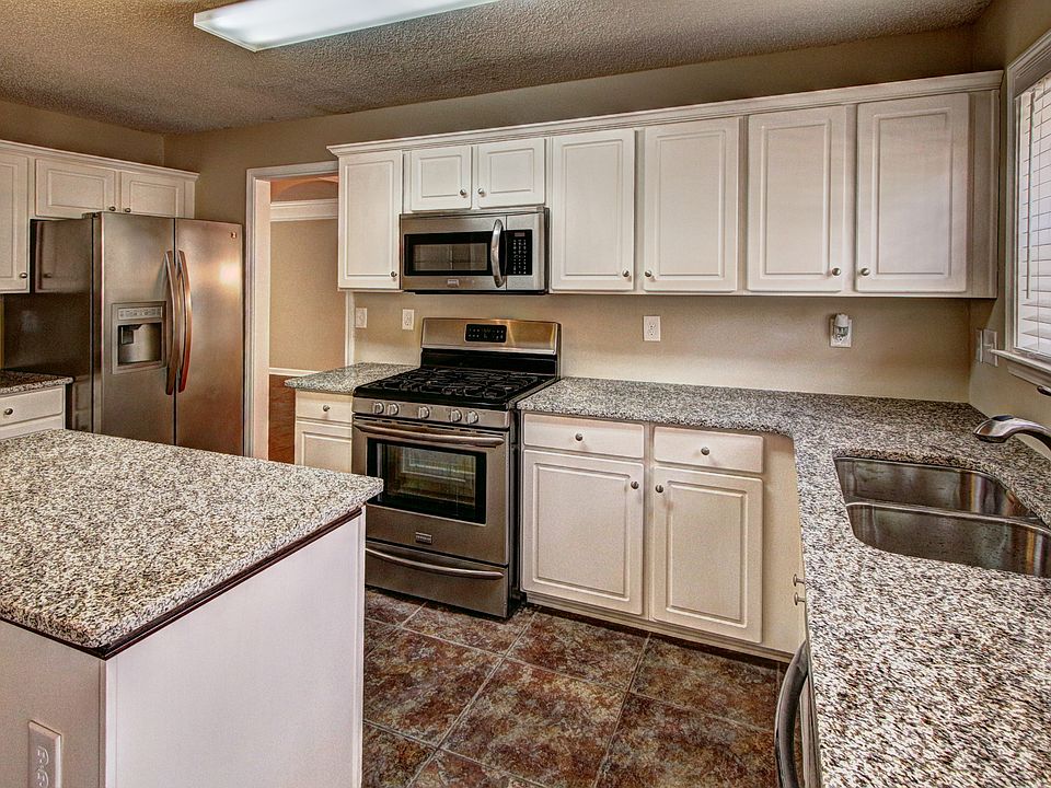 1st image of 13704 Glenford Pl