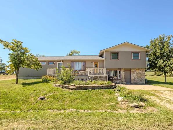 507 N Walnut St, Westmoreland, KS 66549