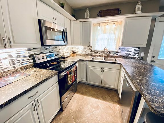 3rd image of 5128 Shady Lanee Ln