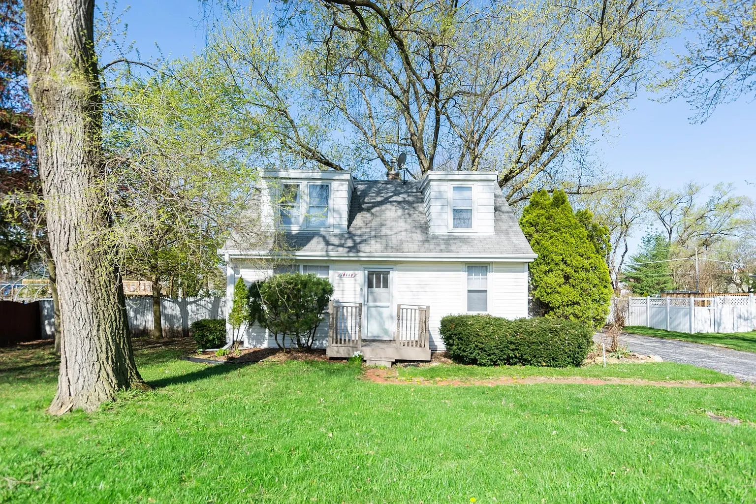 10440 S 75th Ave photo 1