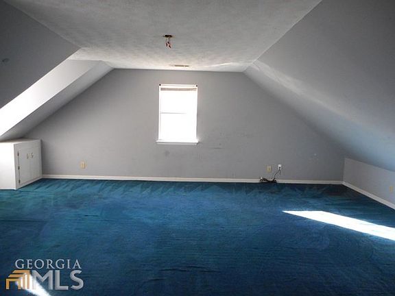 4th image of 313 Glenloch Ln