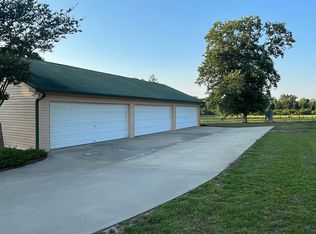 207 Bill Branch Rd NE, Baxley, GA 31513