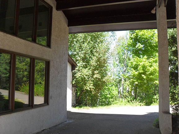 3rd image of 2 Marquette Dr