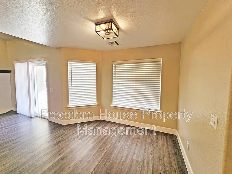 4591 Stoneham St — Photo 15