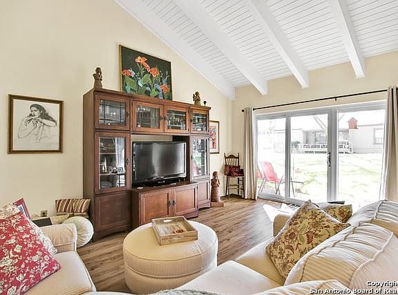 2nd image of 1905 West Ln