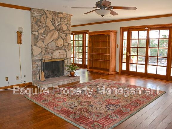 2nd image of 1458 Dara St
