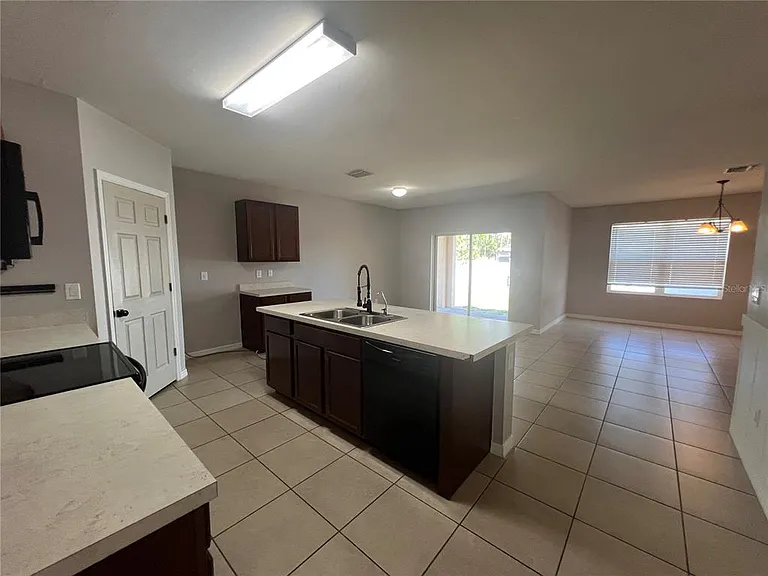 3287 Trentwood Ln — Photo 11