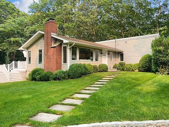 3rd image of 129 Woodbine Dr
